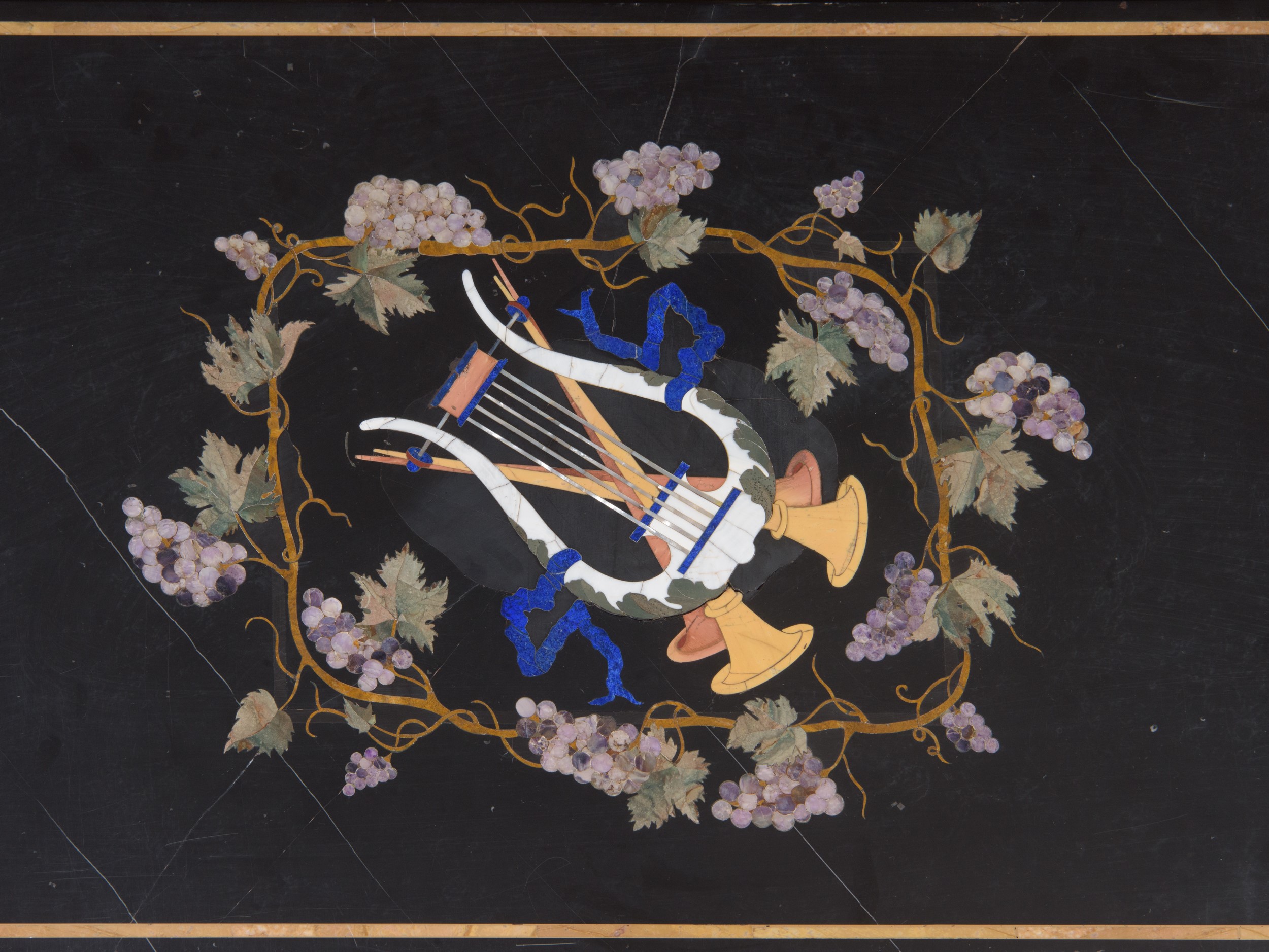 Coppia di piani in commesso di pietre dure