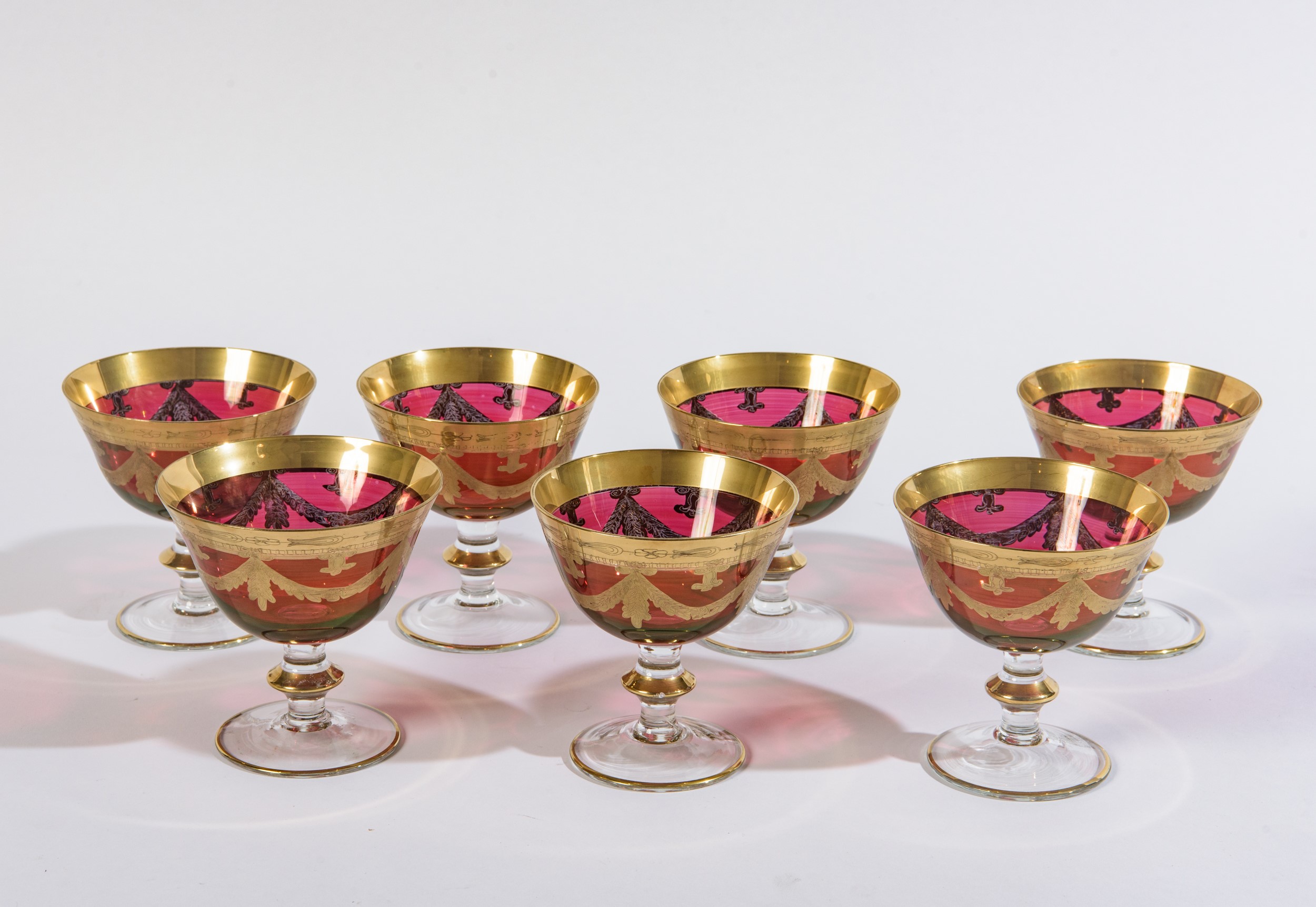 Servizio da 6 coppe da dessert, cristallo rosso e oro zecchino, XX secolo