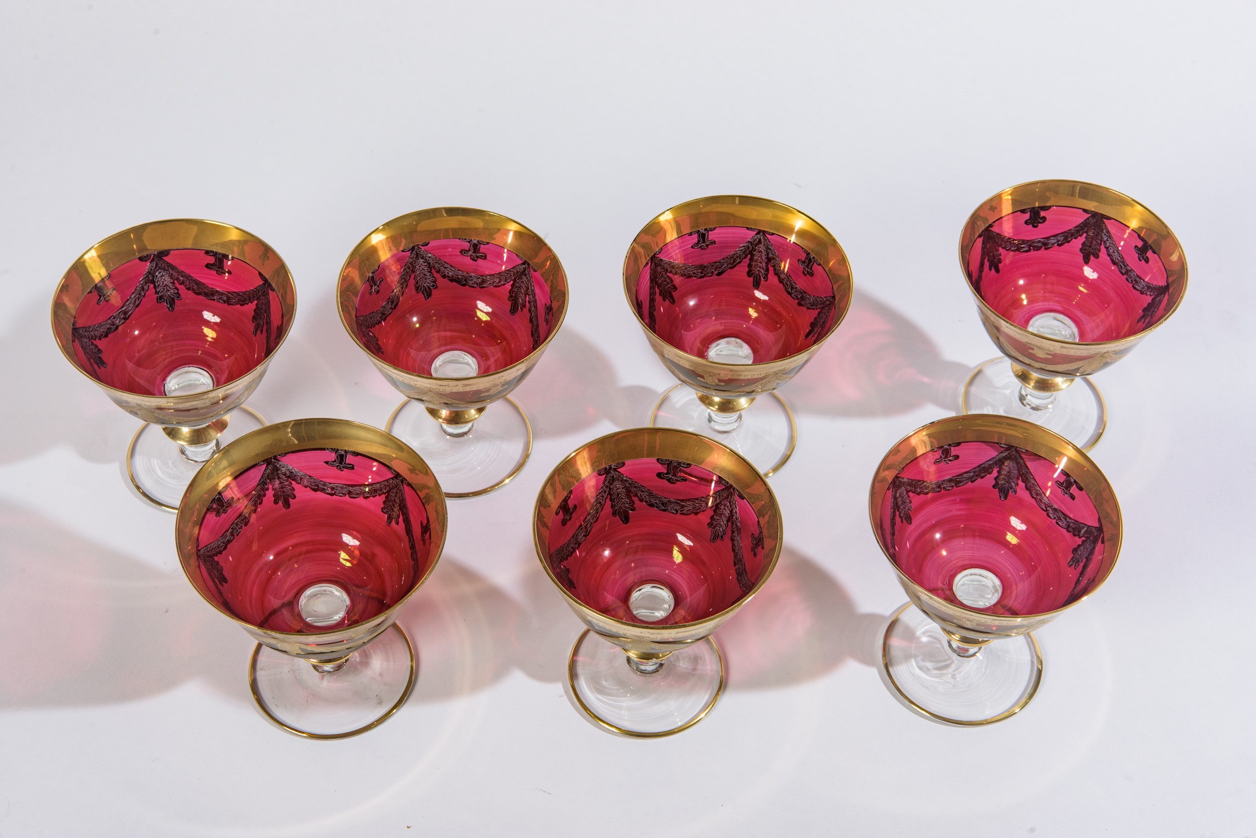 Servizio da 6 coppe da dessert, cristallo rosso e oro zecchino, XX secolo