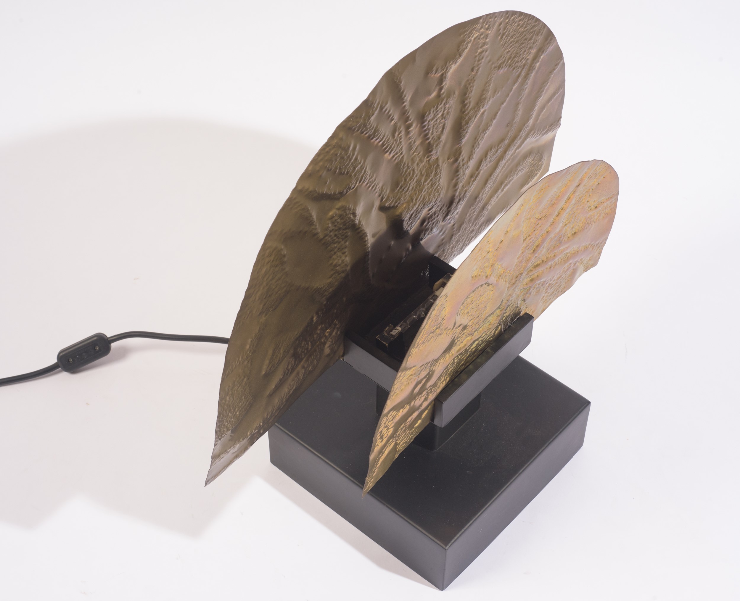 Rosella Longinotti, Lampada da appoggio in bronzo dorato