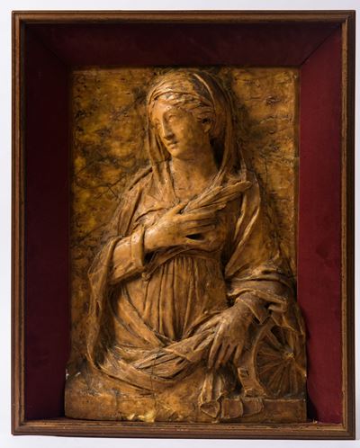 Santa Caterina, scultura in cera policroma entro cornice lignea