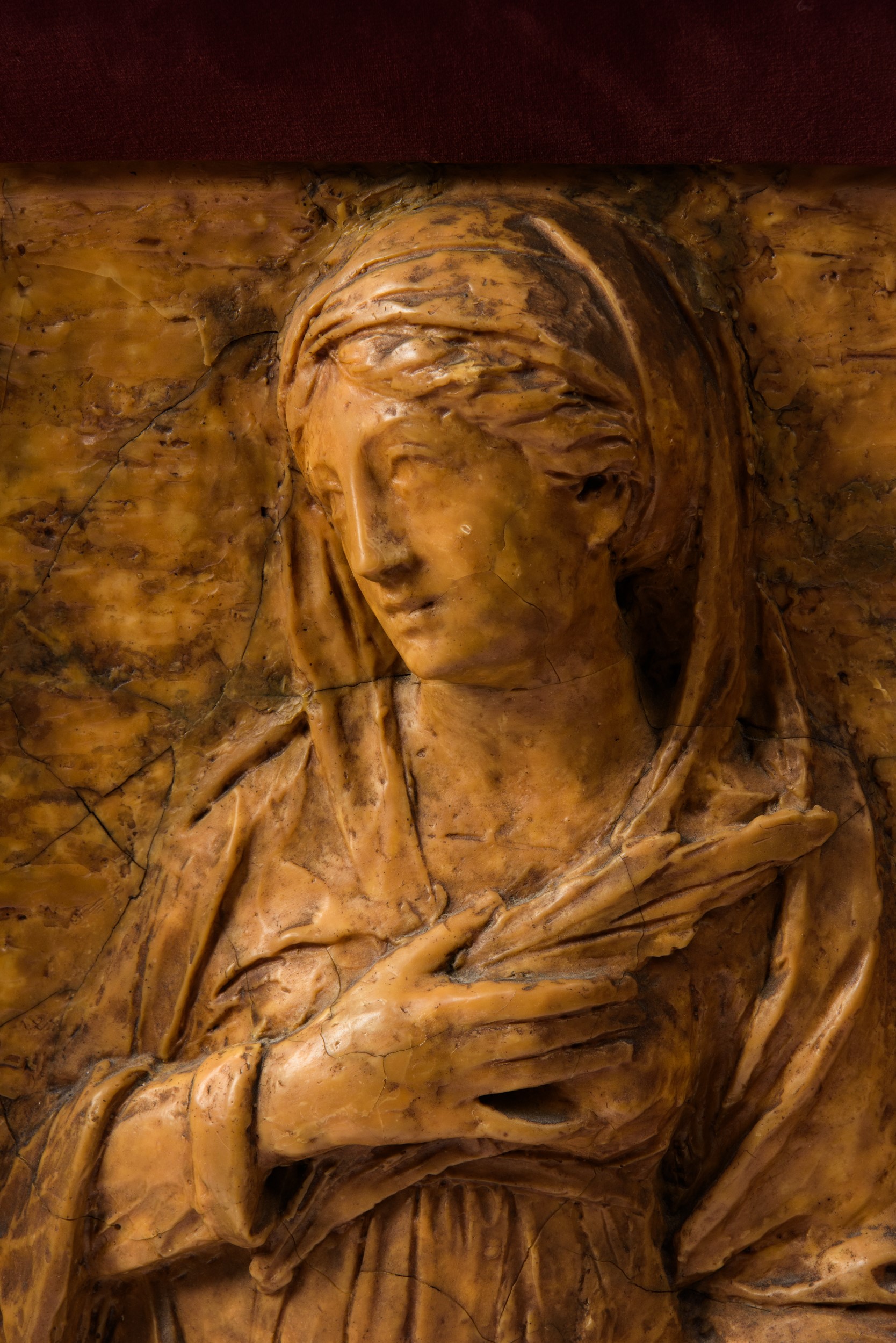 Santa Caterina, scultura in cera policroma entro cornice lignea