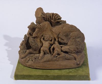 L. Astoud Tromei, Lupa capitolina che allatta, terracotta su basamento