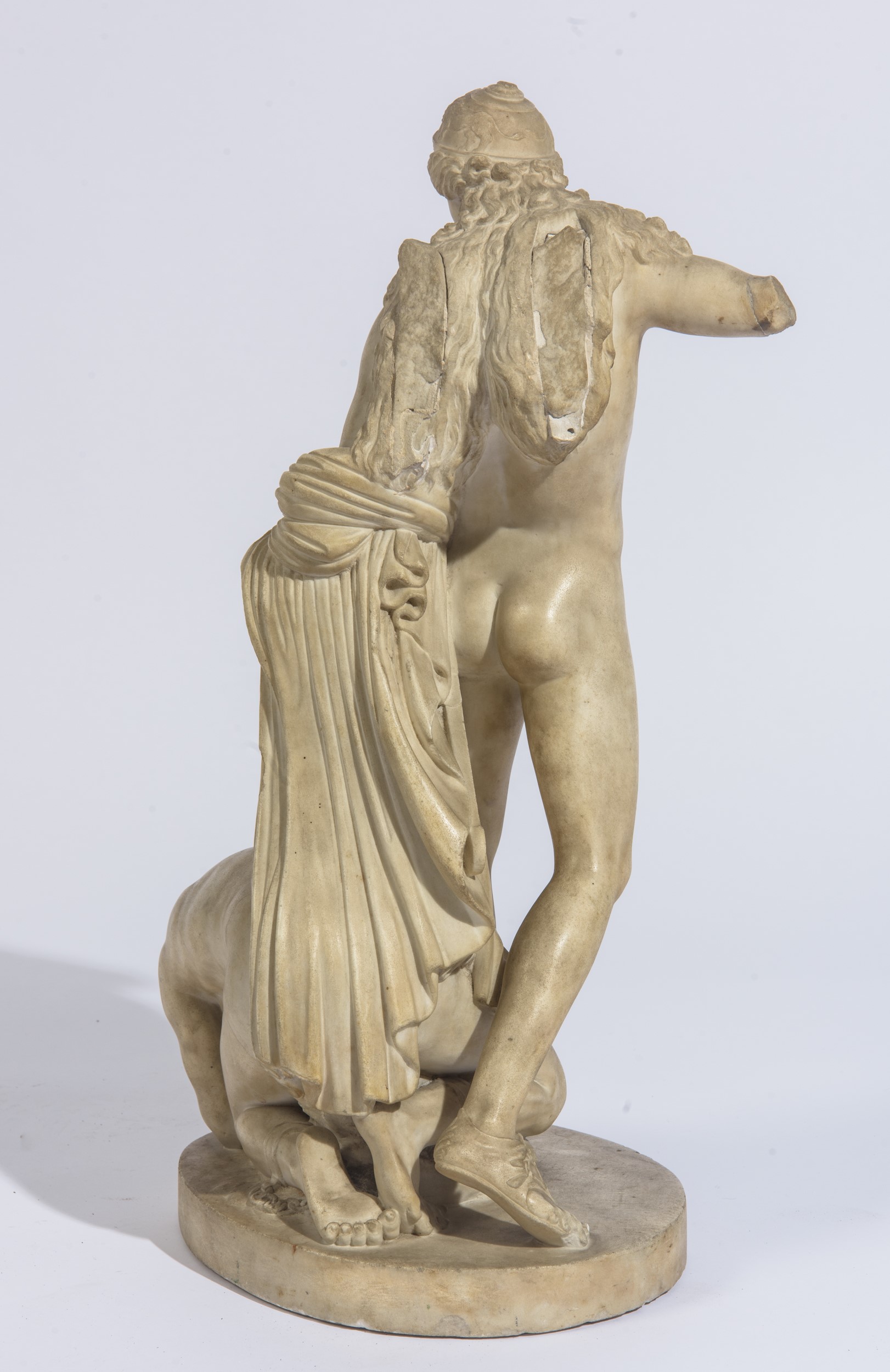 Scultura in marmo bianco