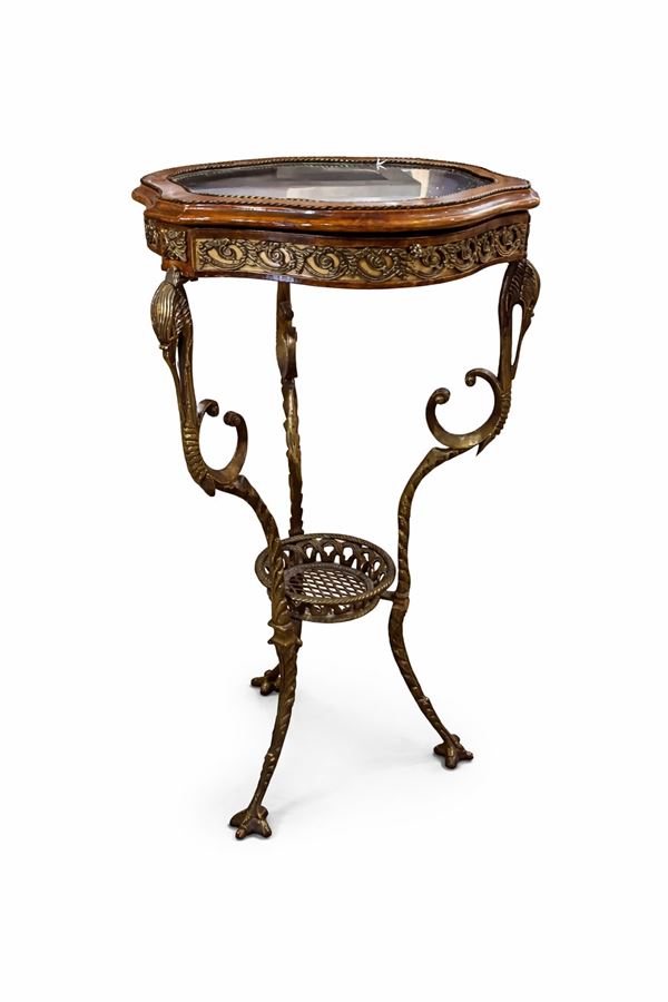 Tavolino bacheca tripodale