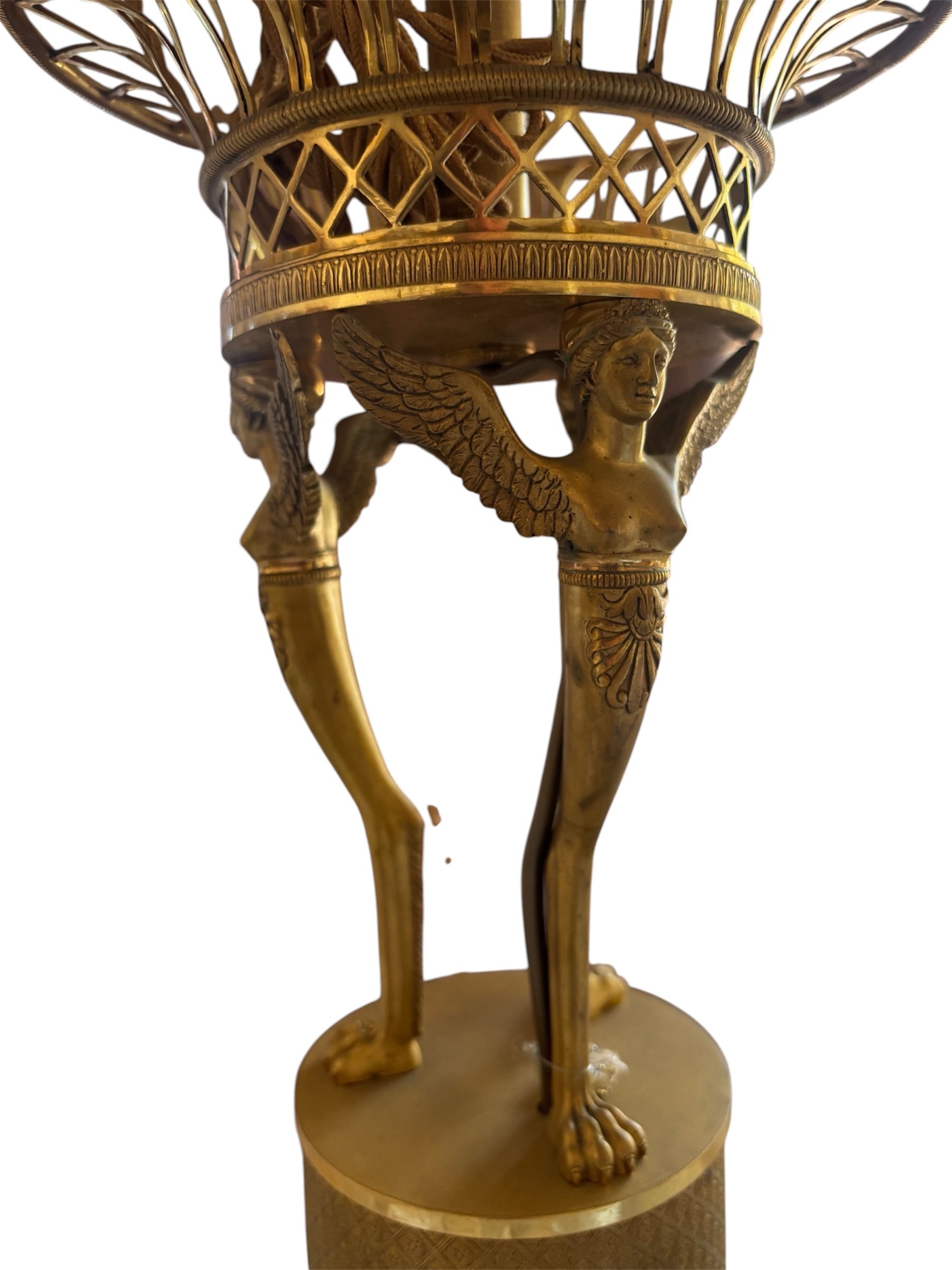 Gruppo di sei lampade da tavolo in stile neoclassico, basi in bronzo dorato e marmo bianco, XX se...