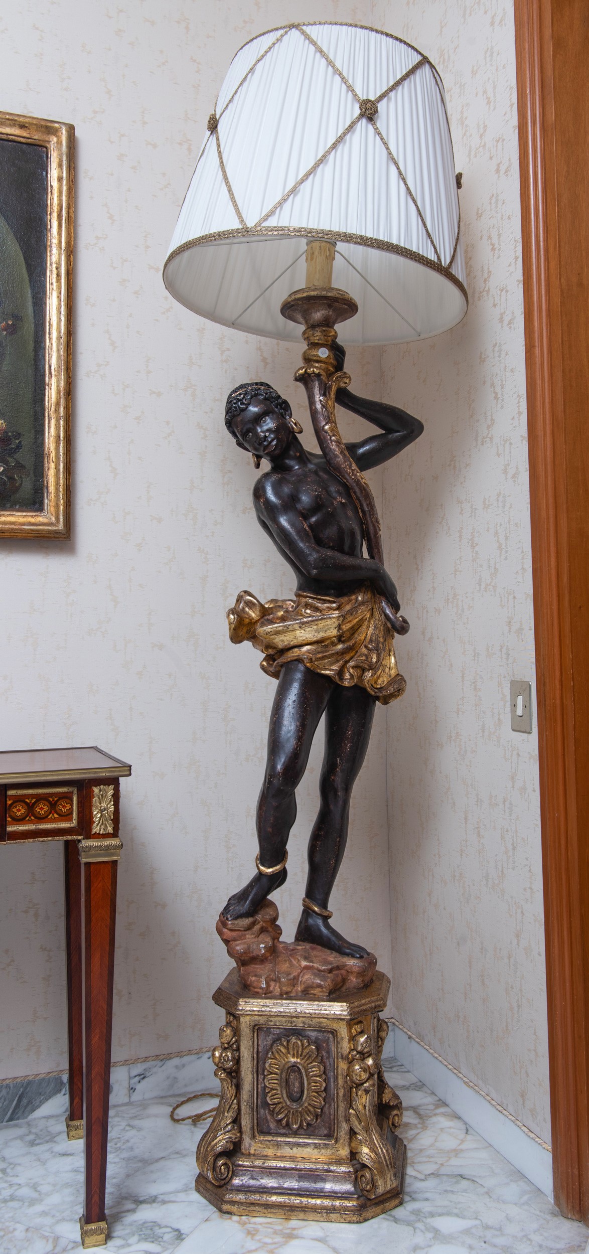 Coppia di sculture raffiguranti mori