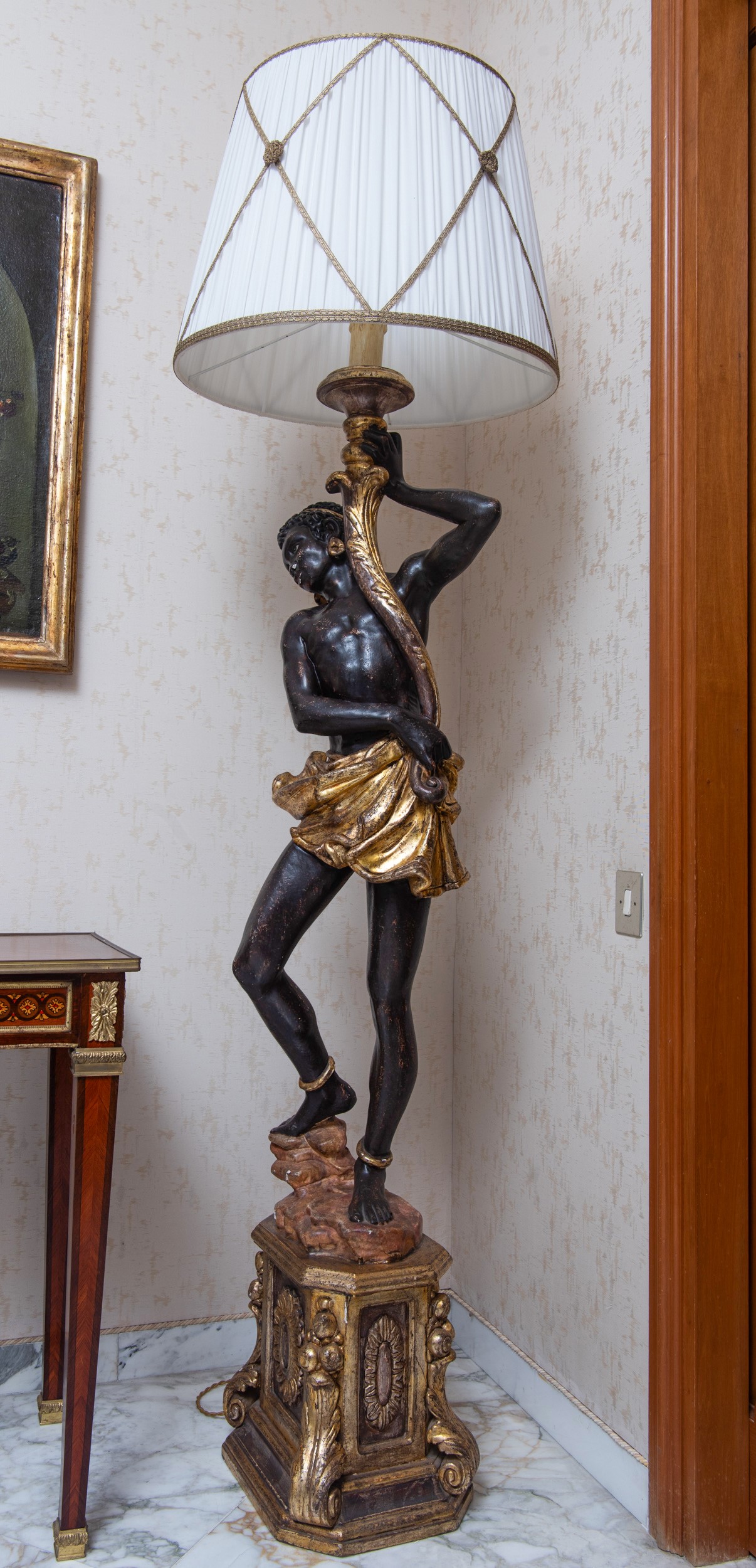 Coppia di sculture raffiguranti mori