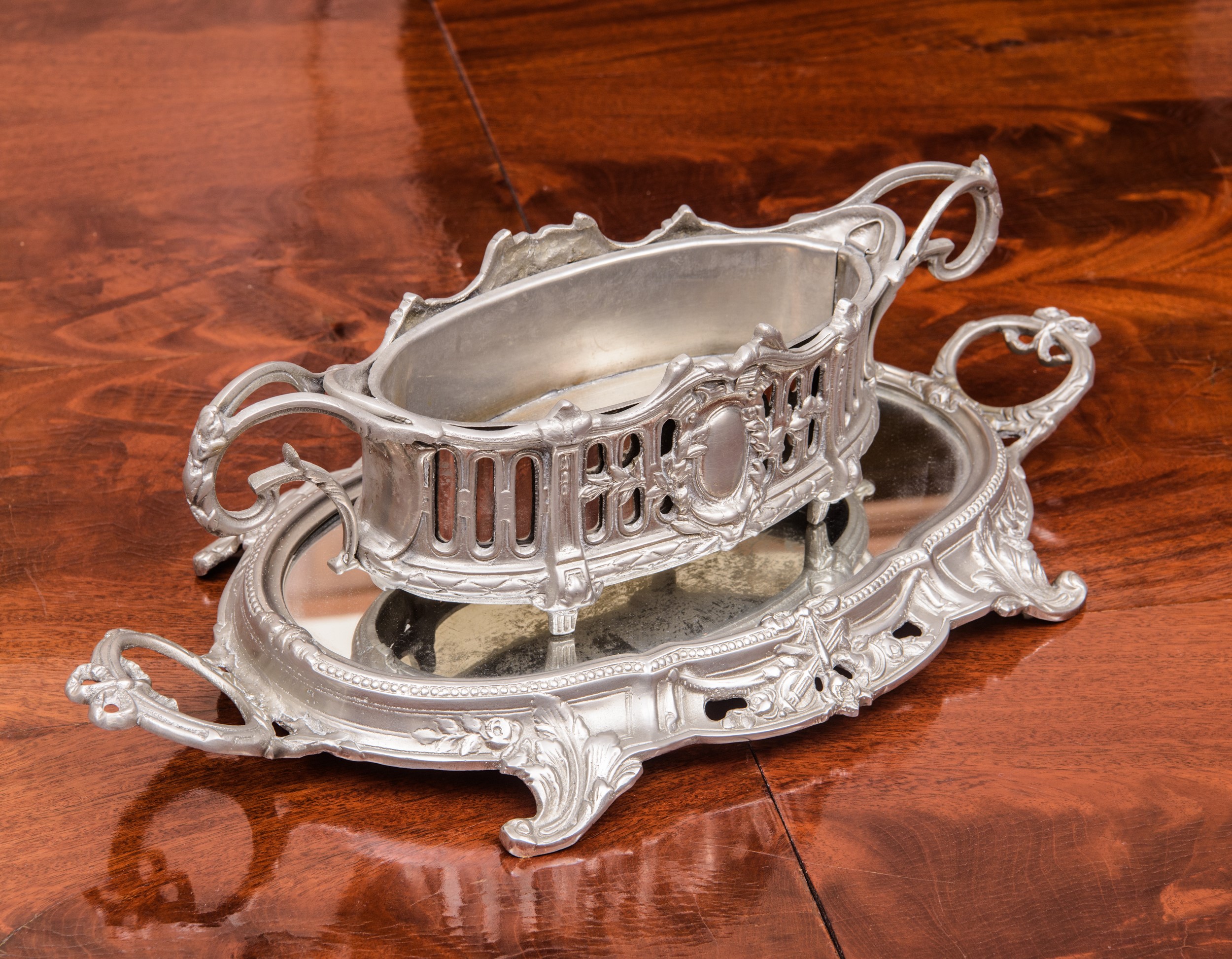 Coppia di Sortout in metallo argentato