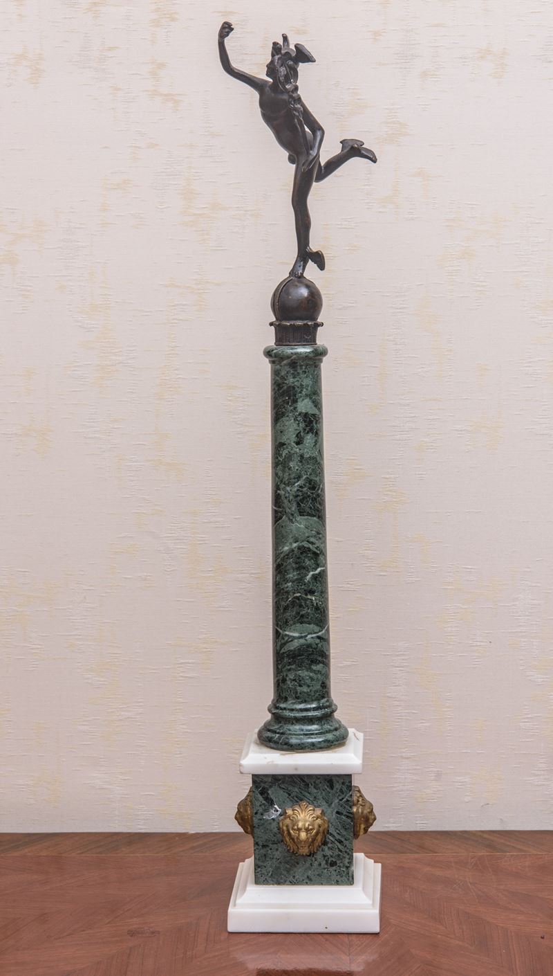 Mercurio in bronzo brunito su colonna in marmo
