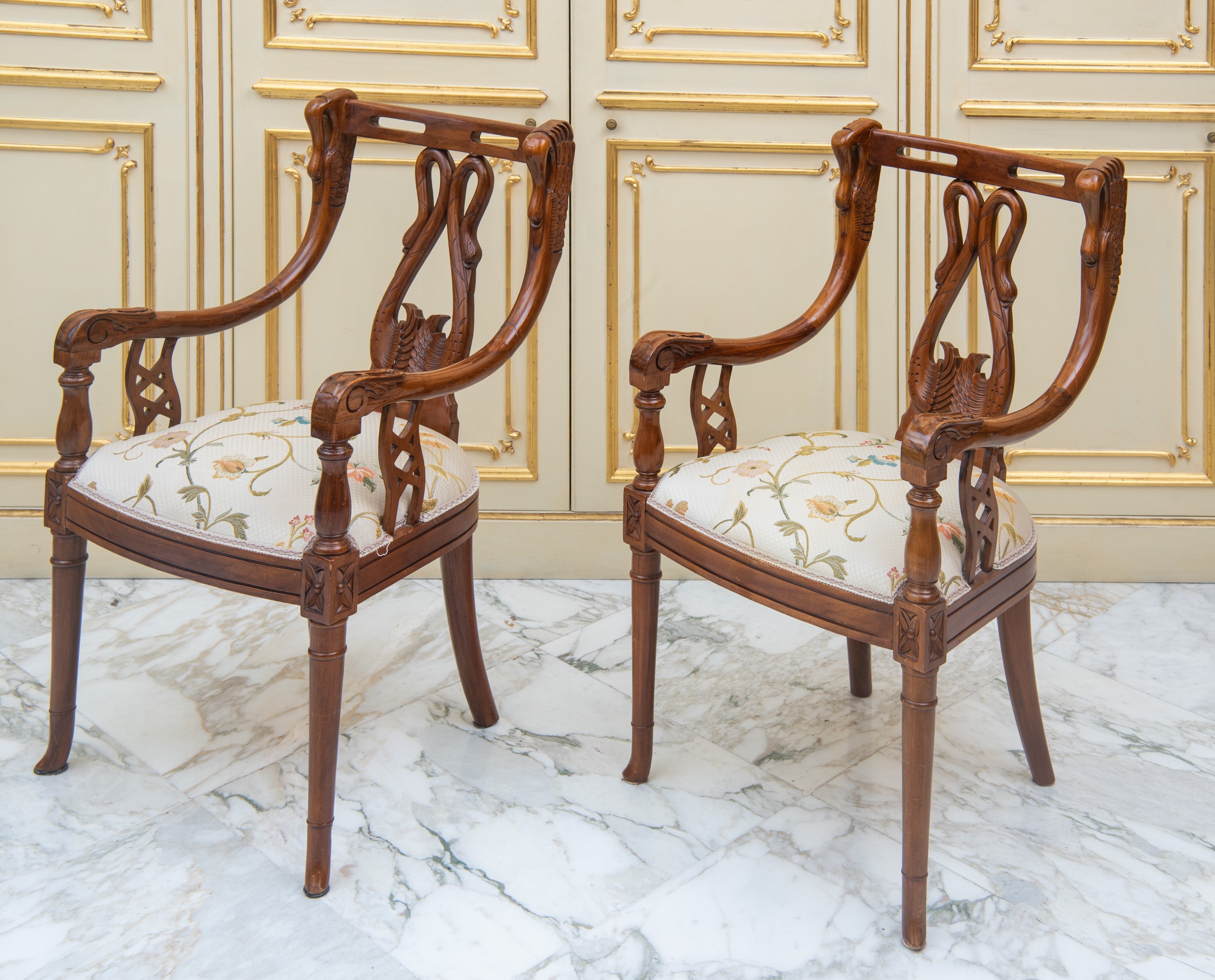 Coppia di poltroncine in stile Impero con schienale a lira