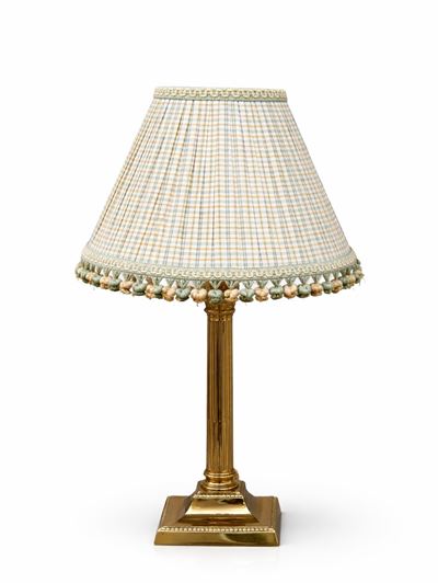 Lume a colonna in metallo dorato, XX secolo