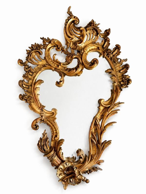 Specchiera in legno intagliato e dorato