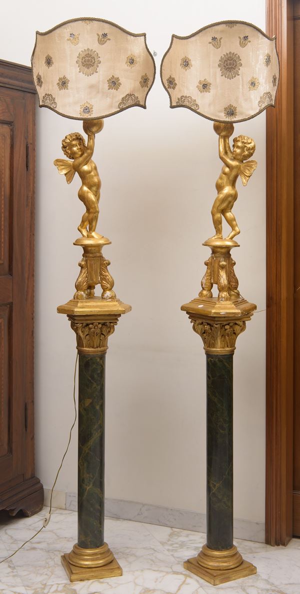Coppia di lampade e colonne