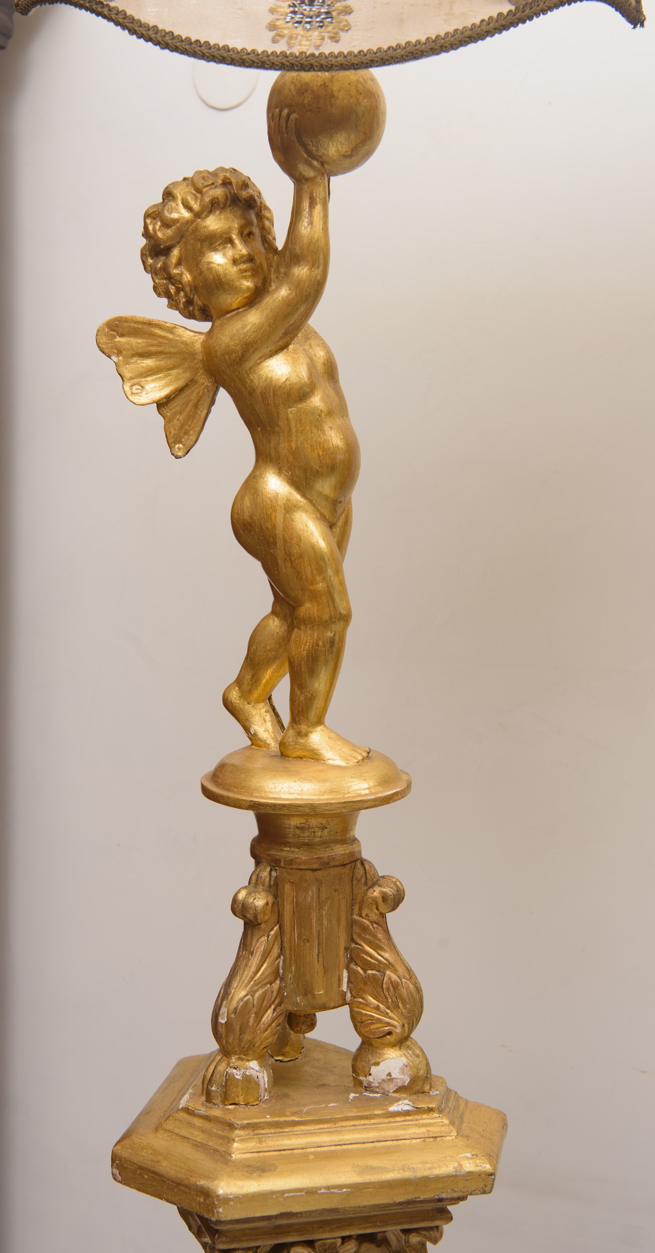 Coppia di lampade e colonne