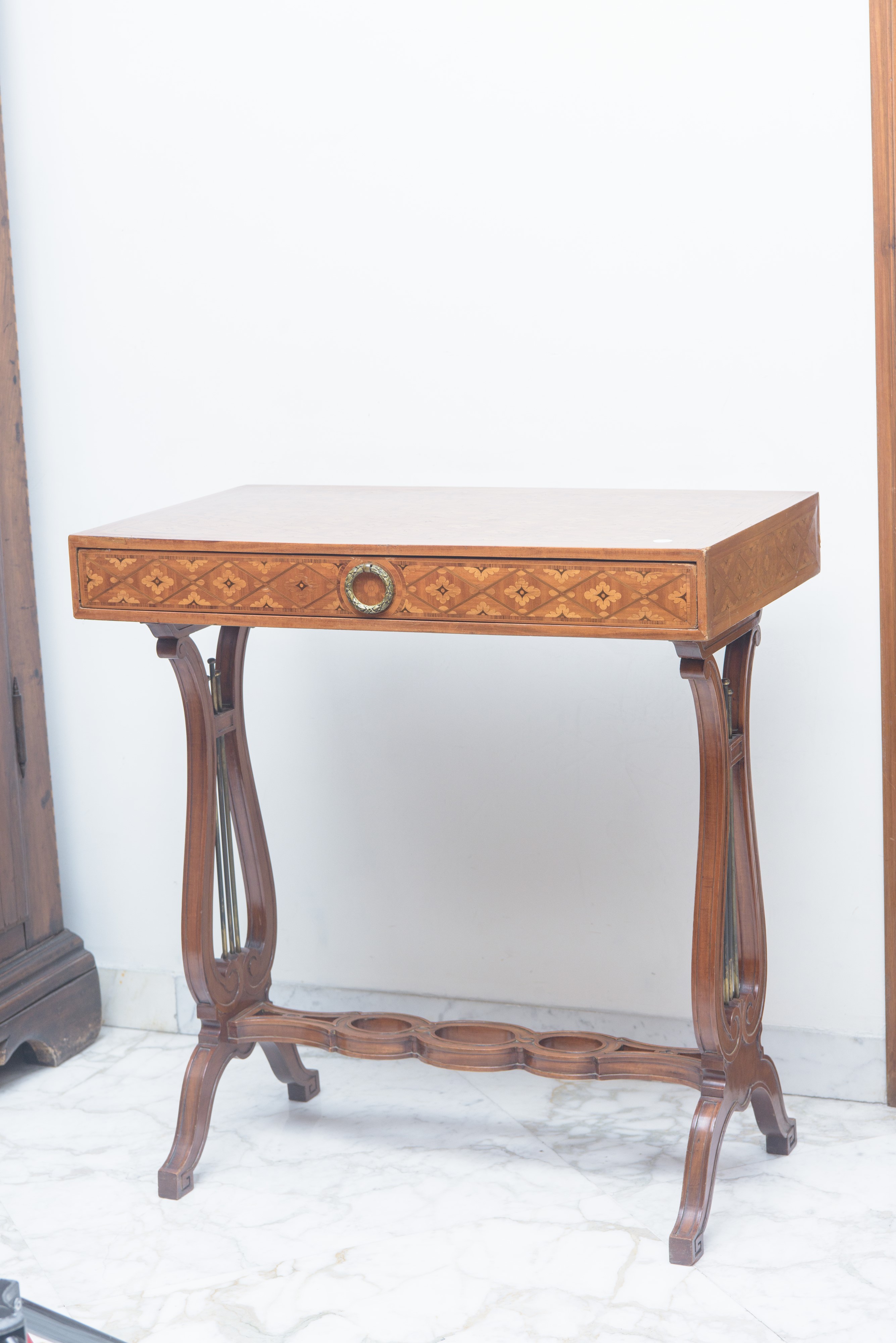 Tavolino da parete in stile neoclassico, legno massello, Italia, fine XIX secolo