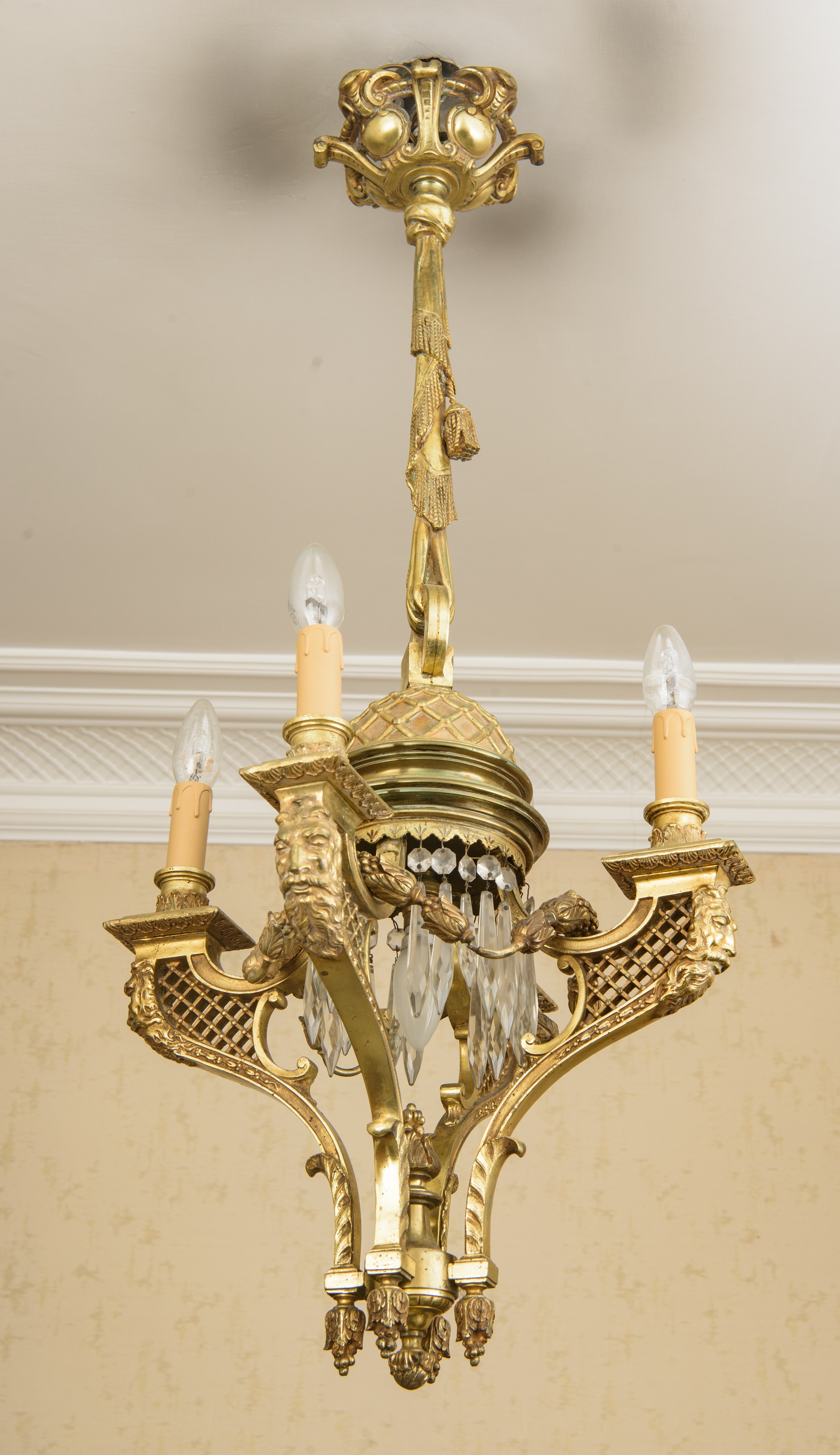 Lampadario in bronzo