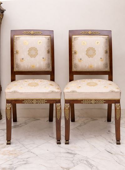 Coppia di sedie in stile Impero, legno con applicazioni in bronzo