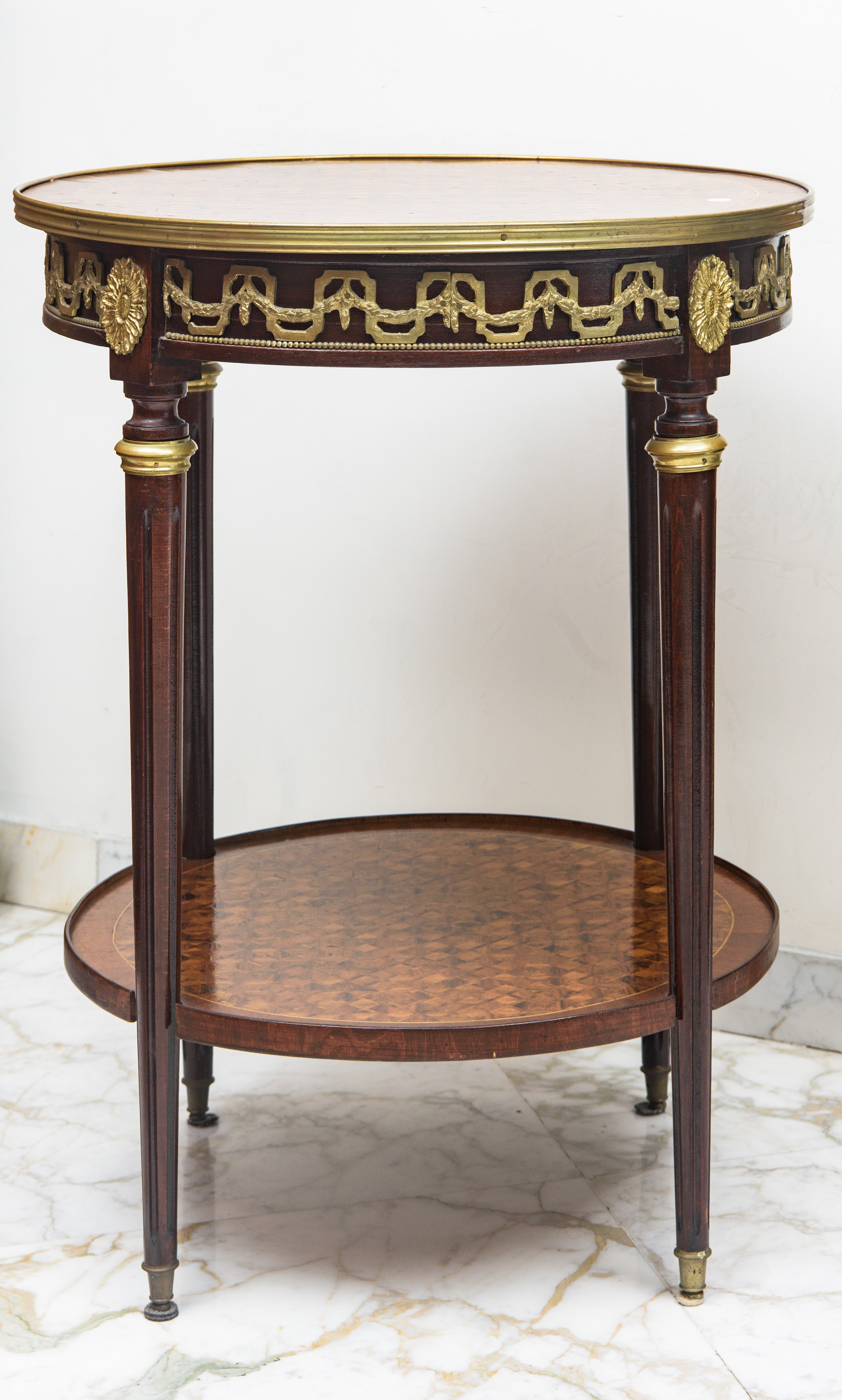 Tavolino tondo, legno massello e marmo, Francia, Napoleone III, fine XIX secolo