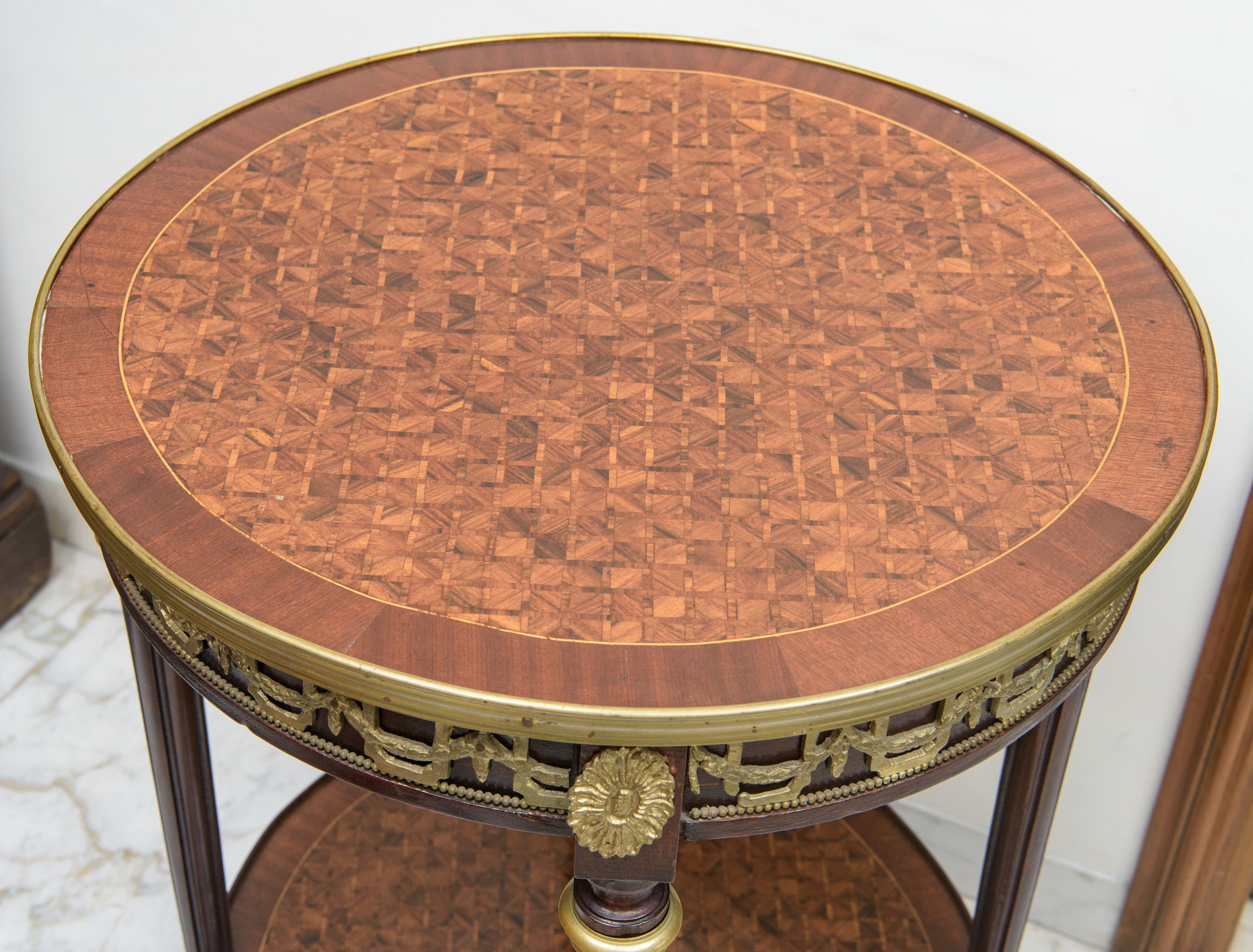 Tavolino tondo, legno massello e marmo, Francia, Napoleone III, fine XIX secolo