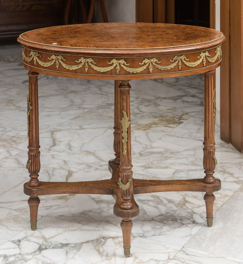 Tavolo da centro o da salotto in stile Luigi XVI