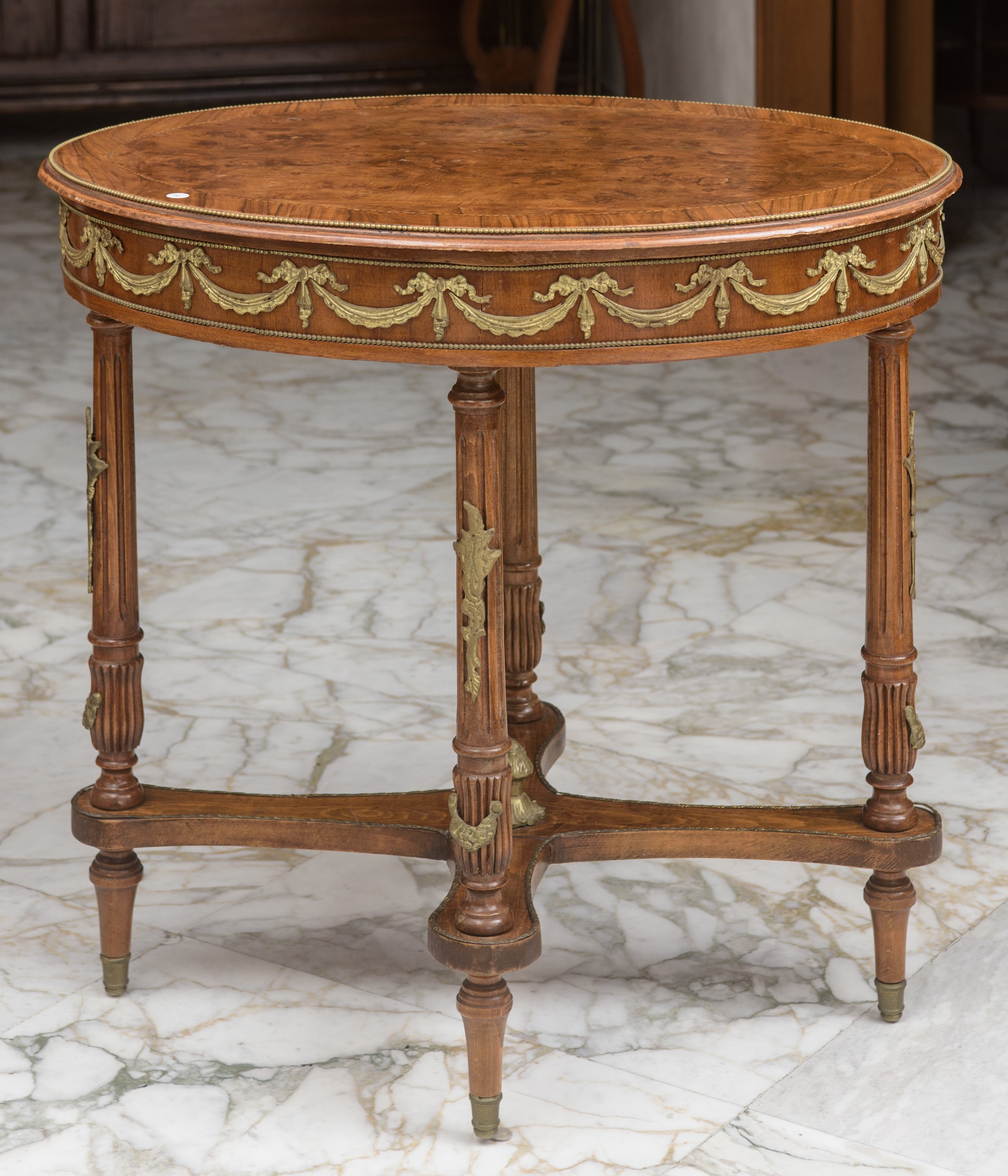 Tavolo da centro o da salotto in stile Luigi XVI