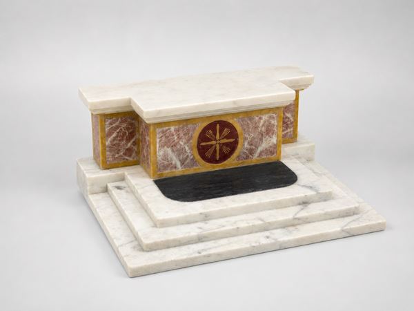 Modello di altare da chiesa 