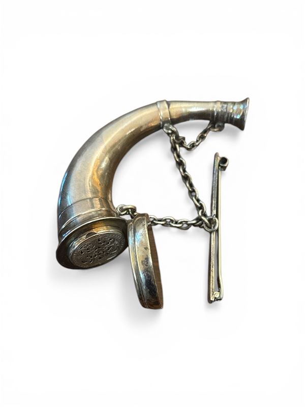 Porta profumo a forma di corno in argento sterling