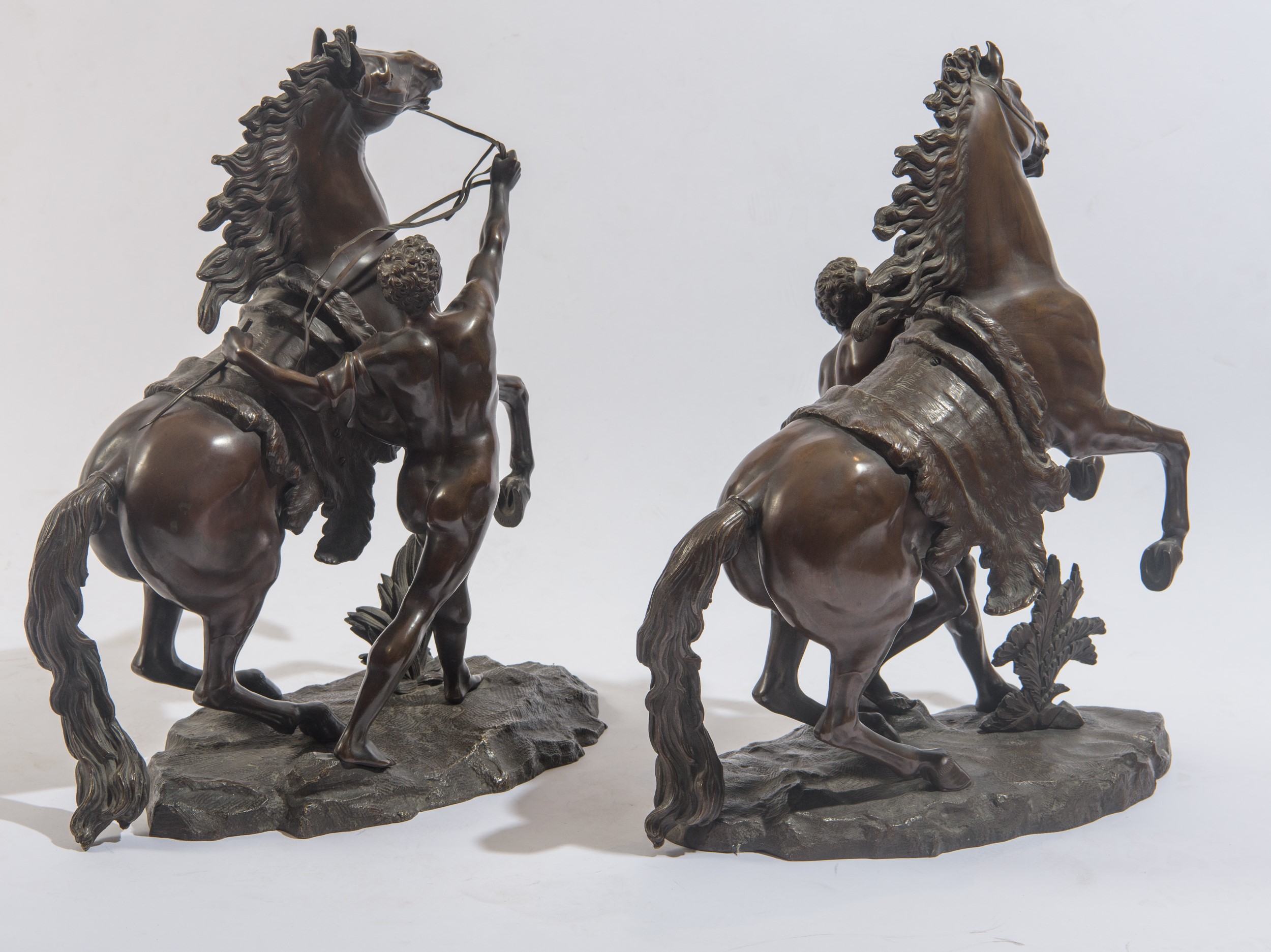 Guillame Coustou, Coppia di sculture a tutto tondo raffiguranti Cavalli di Marly, bronzo