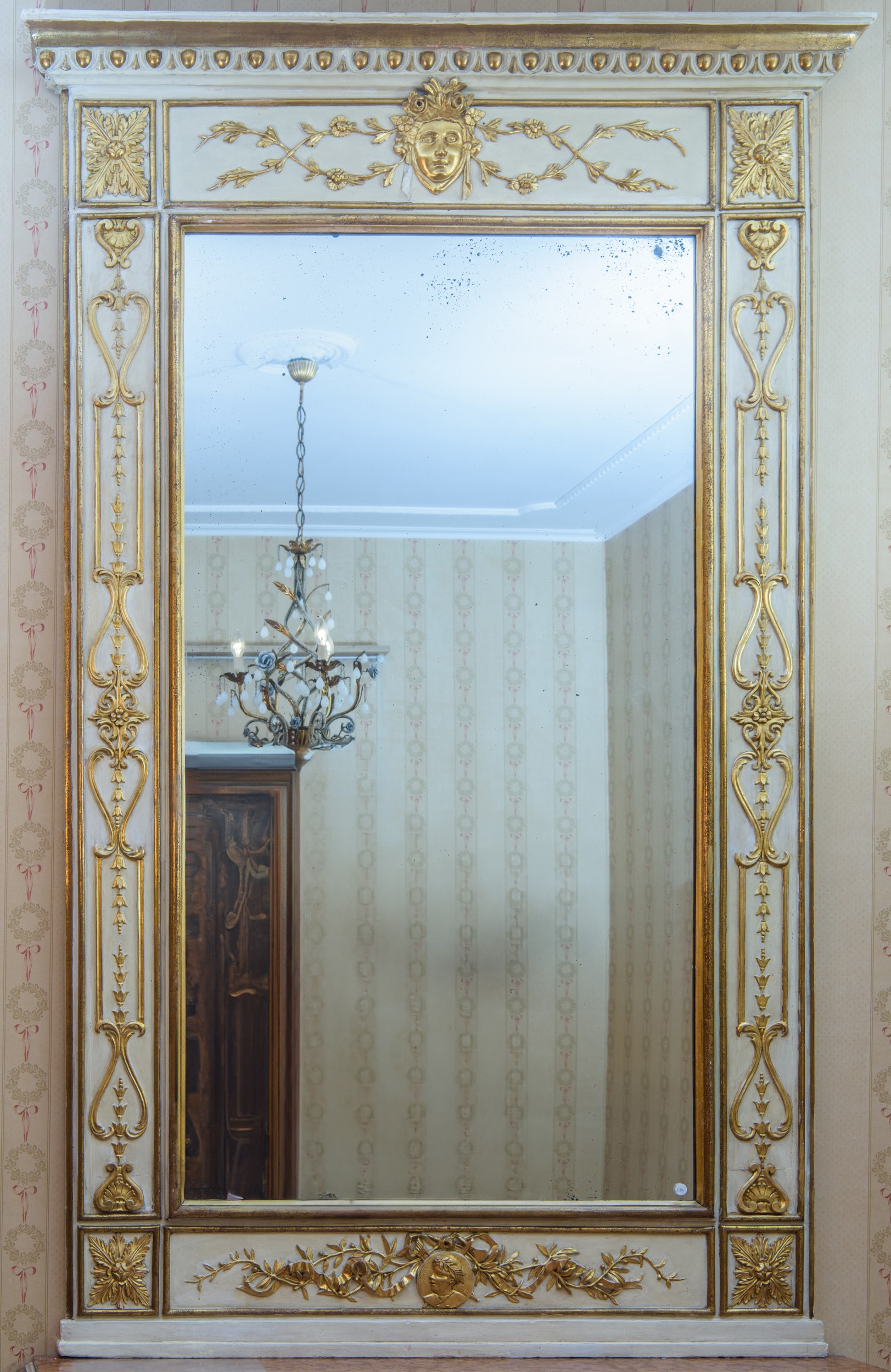 Consolle e specchiera, con piano in marmo rosso di Verona