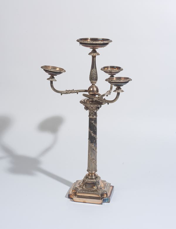 Candeliere in metallo argentato