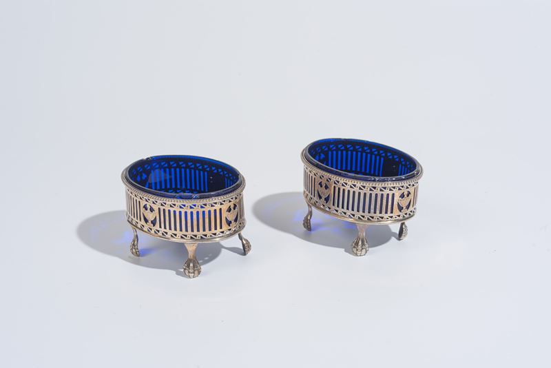 Due saliere in argento