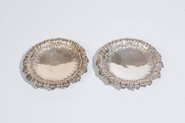 Due piattini in argento