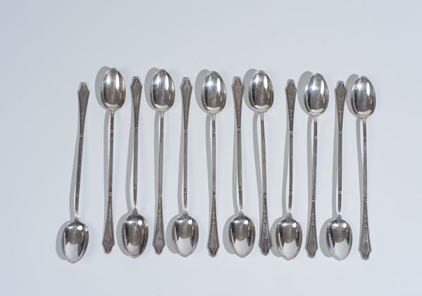 Lotto di dodici cucchiai in argento