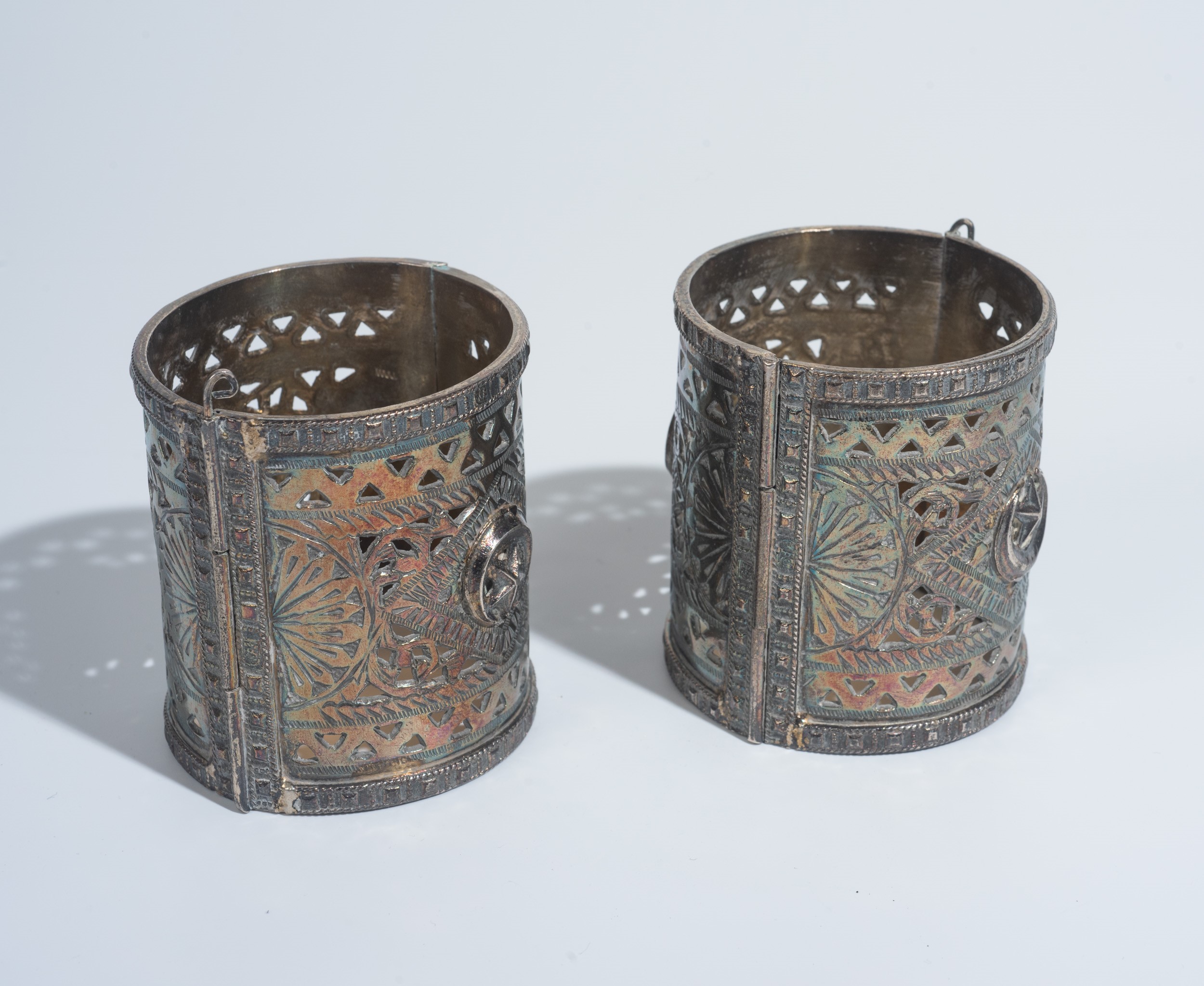 Manifattura nordafricana, Coppia di bracciali in argento