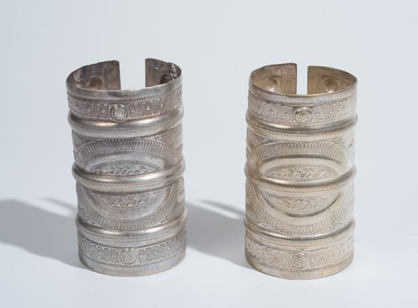 Coppia di bracciali in argento
