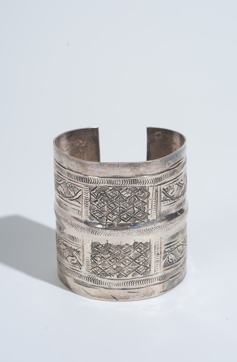 Bracciale in argento, manifattura nordafricana, XX secolo