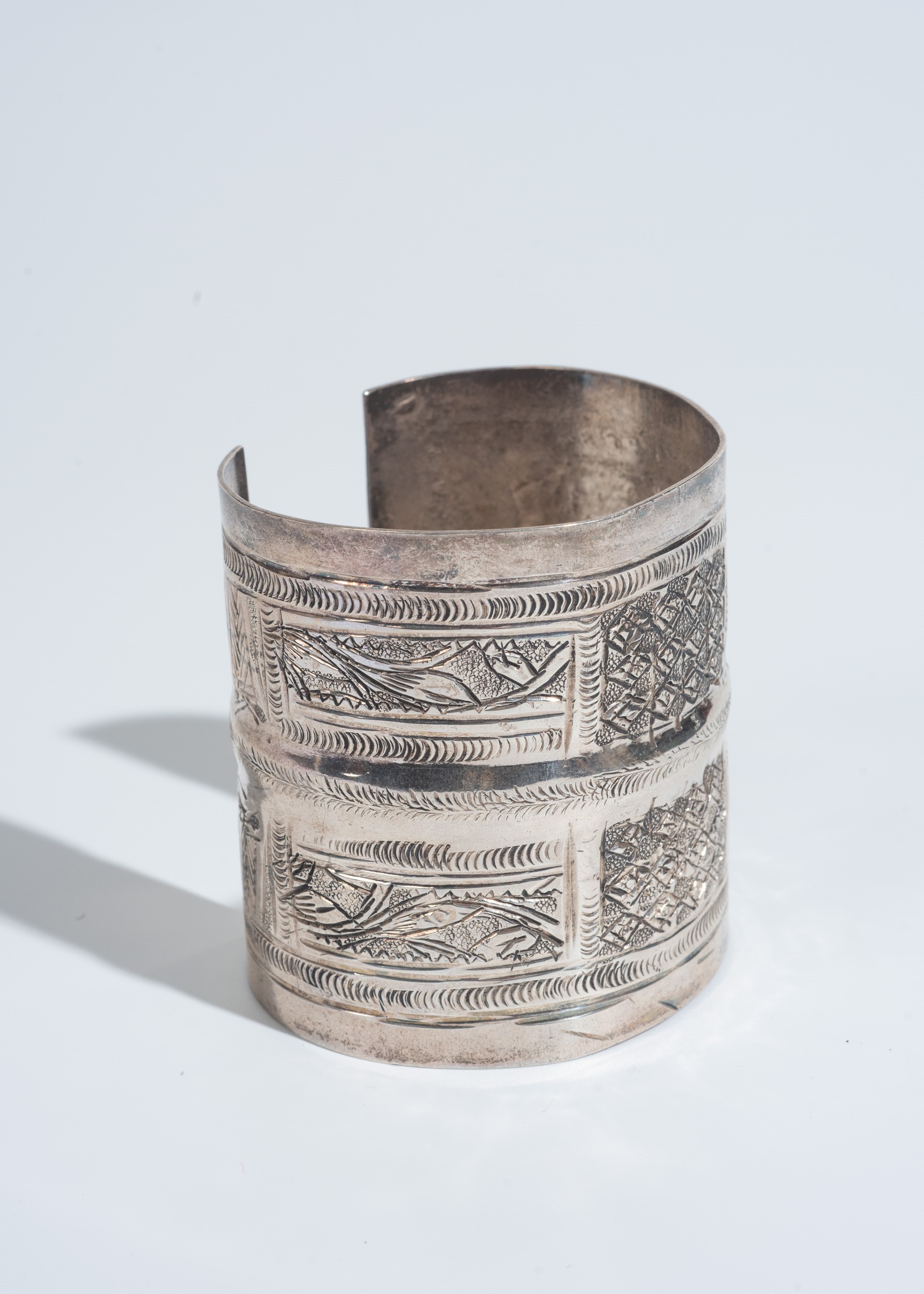 Bracciale in argento, manifattura nordafricana, XX secolo