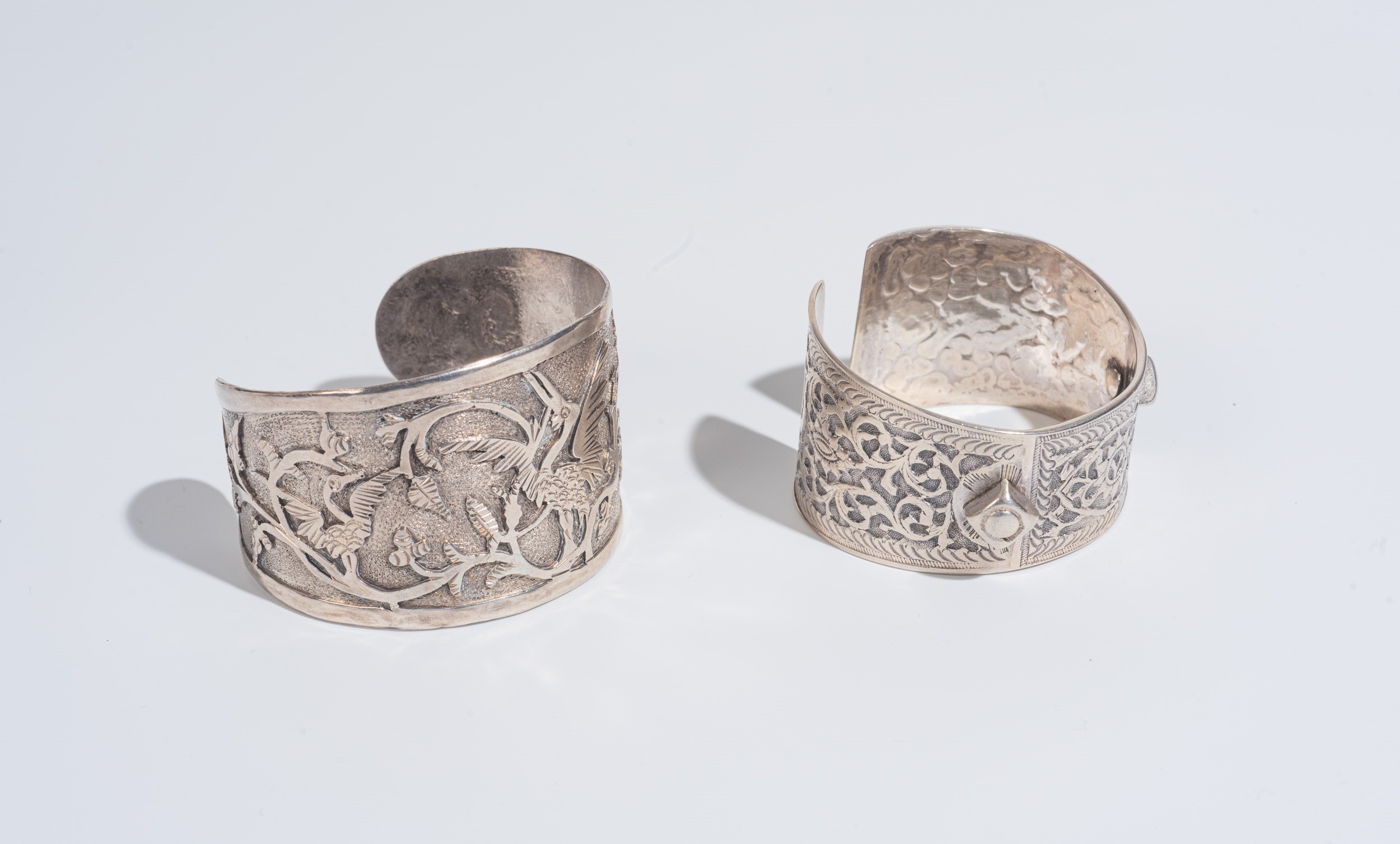 Coppia di bracciali in argento, manifattura nordafricana, XX secolo