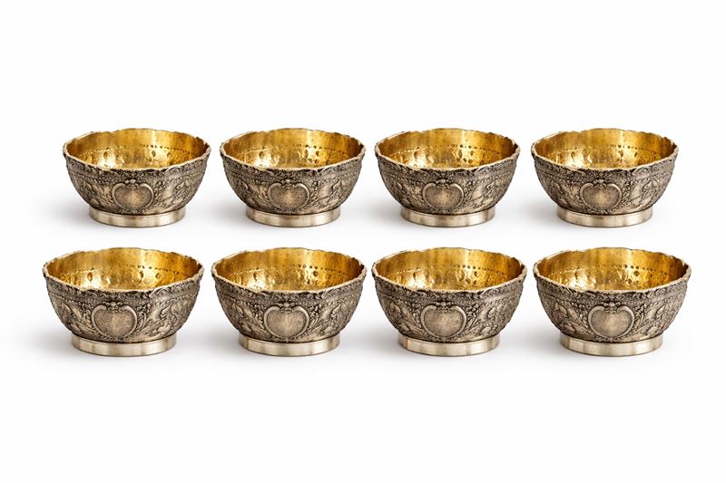 Otto ciotole in argento