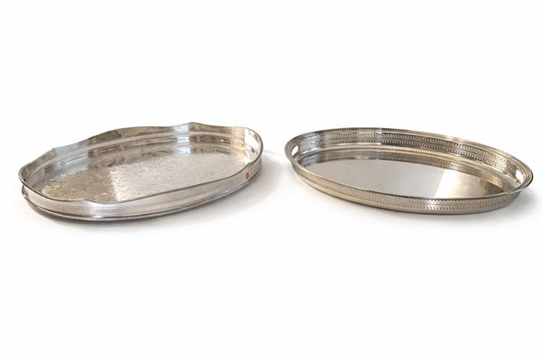Due vassoi in metallo argentato
