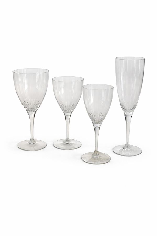 Lotto di bicchieri in vetro trasparente composto da 35 pezzi