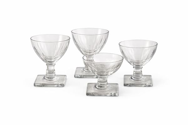 Servizio di coppe in vetro molato composto da 38 pezzi