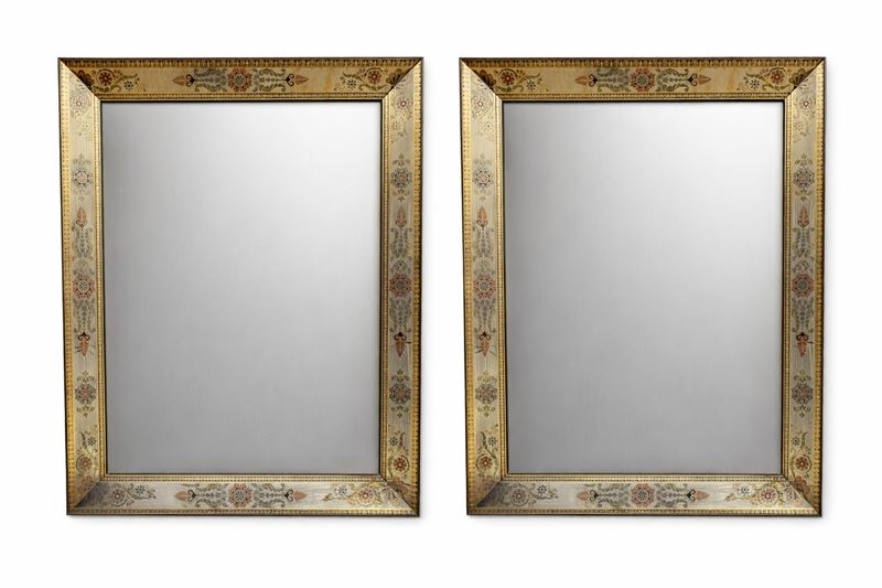 Coppia di cornici rettangolari, legno dorato e decorato, XX secolo