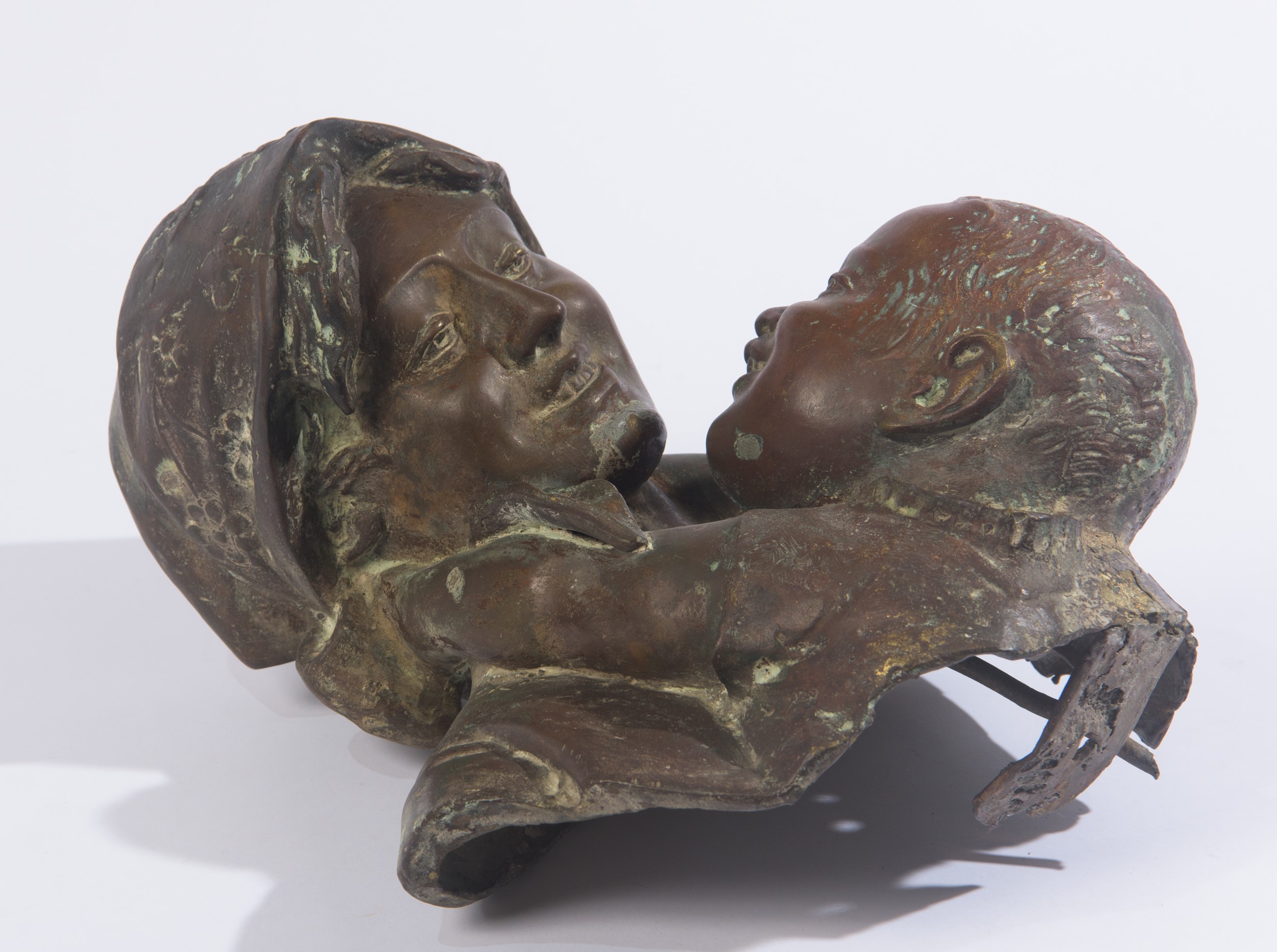 Antonio Merente - Maternità, scultura in bronzo a patina bruna