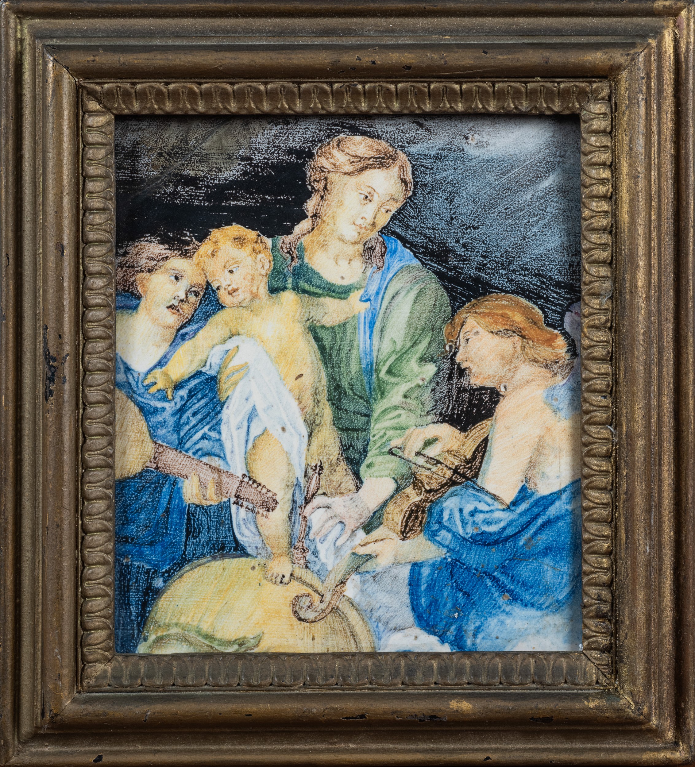 Maiolica policroma raffigurante Madonna con Bambino, San Giovannino e angelo