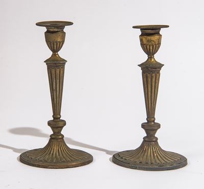 Coppia di candelieri, bronzo fuso e cesellato (Francia, primo quarto XIX secolo)