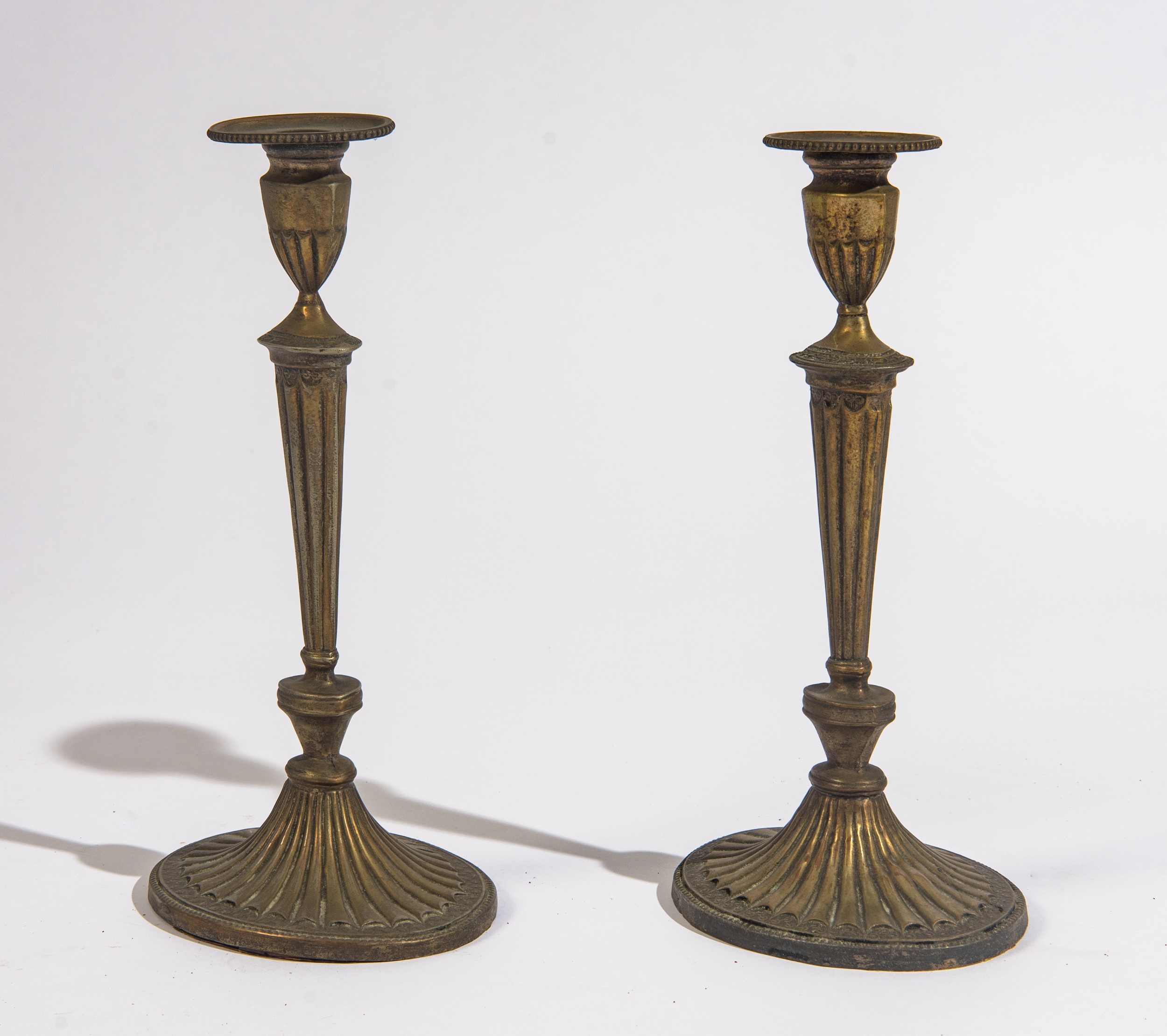 Coppia di candelieri, bronzo fuso e cesellato (Francia, primo quarto XIX secolo)