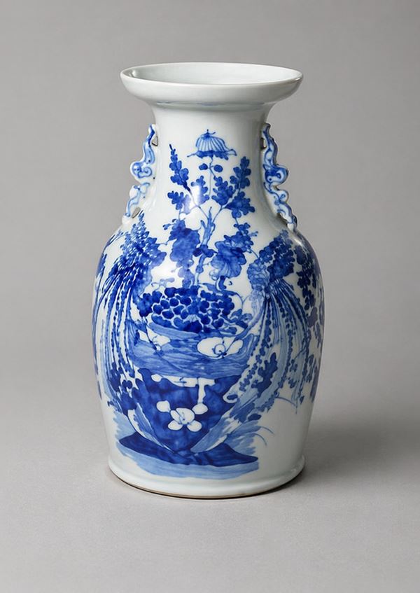 Vaso in porcellana bianca e blu