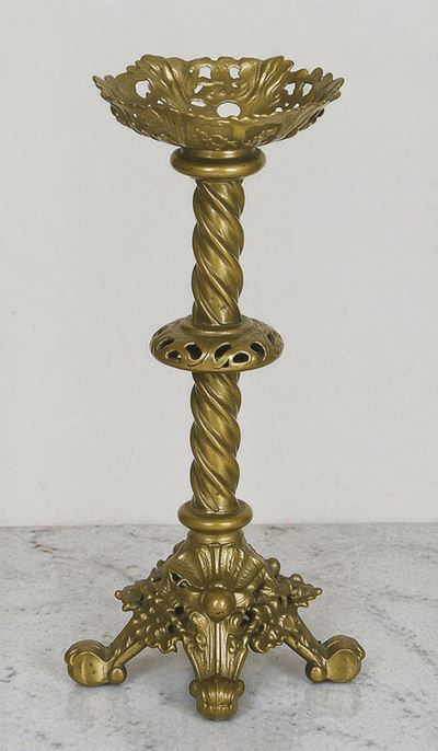 Torciere in metallo dorato, altezza 60 cm